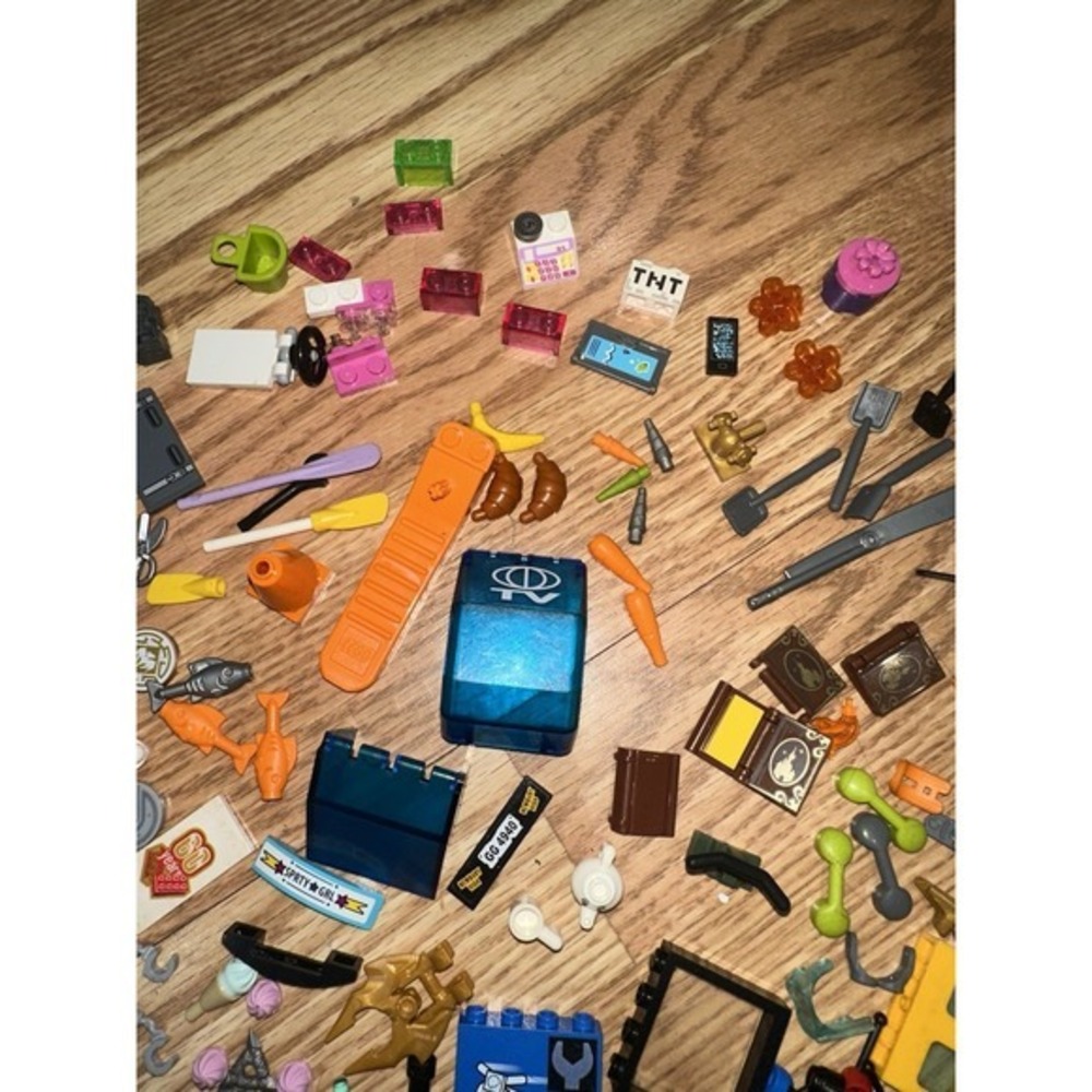 Lego Minifigures, Accessories, Weapons, Tools, Star wars, ETC READ - Picture 5 of 9